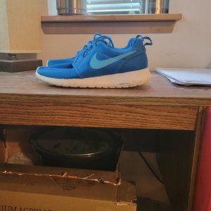 Nike Rosherun Roshe One Women DK Electric Blue/White/Clearwater 511882-443 (6.5)